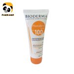 کرم ضد آفتاب بی رنگ بایودرما مدل Photoderm Max SPF 100